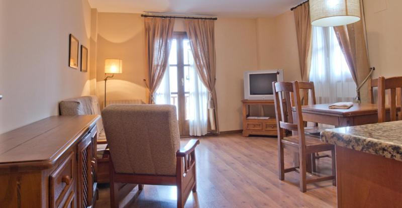 Apartamentos Casa Lavedan Tramacastilla de Tena Rom bilde